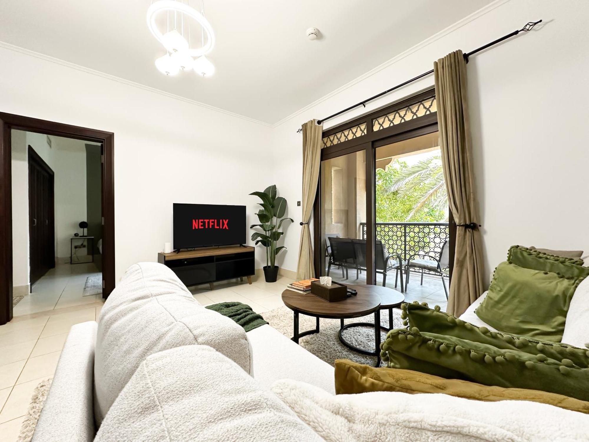 شقة Trophy 2Br Aladdin Estate W Burj Khalifa View دبي المظهر الخارجي الصورة